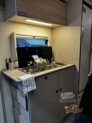 Ημιενσωματωμένο αυτοκινούμενο τροχόσπιτο LMC Tracer V 670 Automatik Design Navi Rahmenfenster