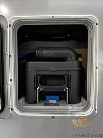 Ημιενσωματωμένο αυτοκινούμενο τροχόσπιτο LMC Tracer V 670 Automatik Design Navi Rahmenfenster