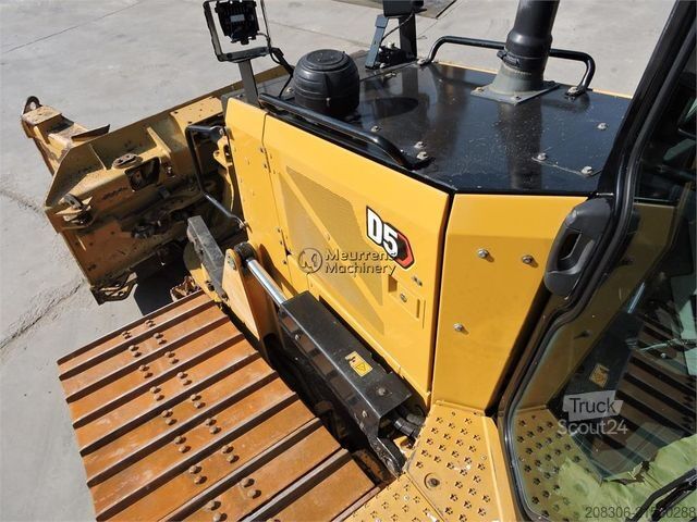 Vejtromle CATERPILLAR D5