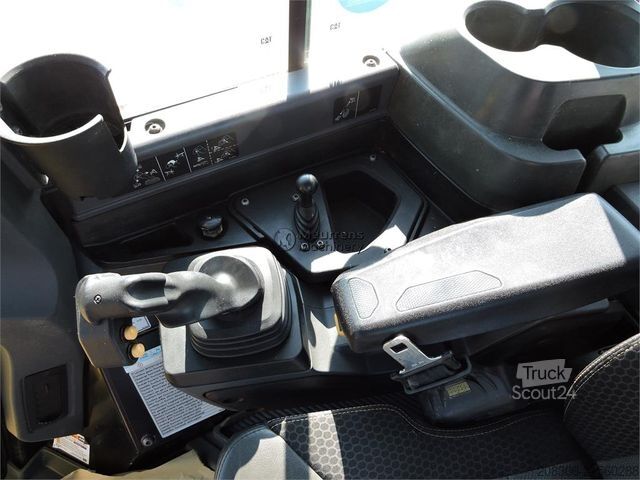 Vejtromle CATERPILLAR D5