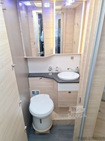 Camping-car semi-intégré CHAUSSON Titanium 777 GA VIP Hubstützen, Dachklima, Autom