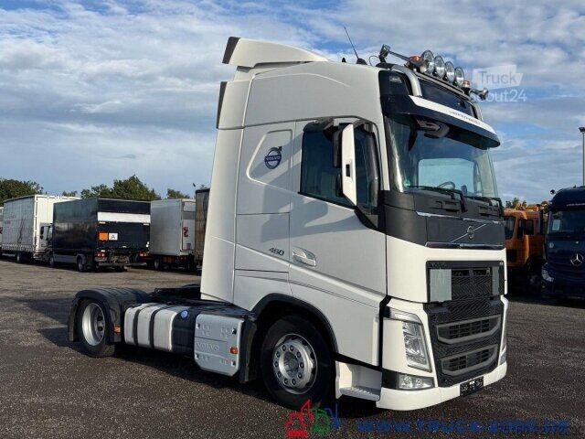 Standart çekici ünitesi Volvo FH12 Globetrotter Bett Kühlschrank Gr. Tank 1.Hd