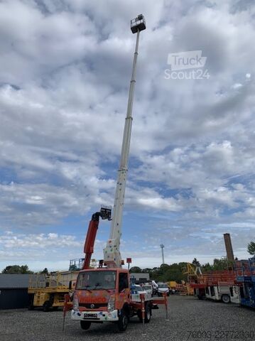 Furgão fechado Nissan abstar Ruthmann-Steiger TB270 - 27m - 23