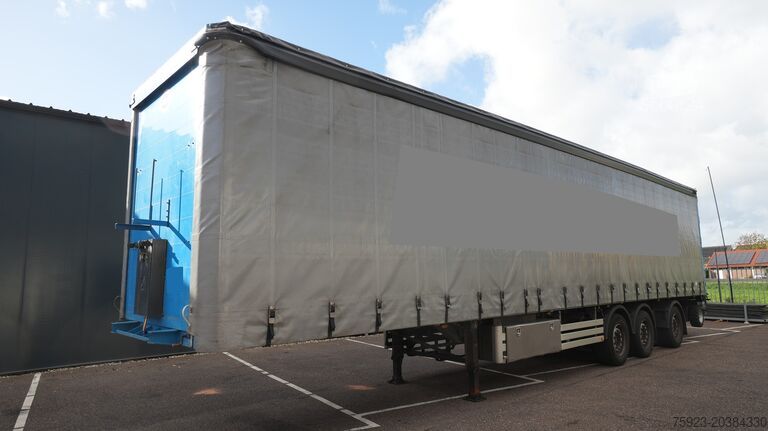 Schuifzeilen Jumbo 3 AXLE CURTAINSIDE TRAILER WITH TERBERG FORKLIFT