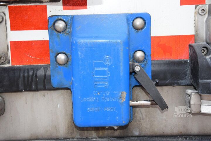 Polpriklopnik za prevoz hladilnikov SCHMITZ CARGOBULL SKO FP 60 ThermoKing SLXi 300