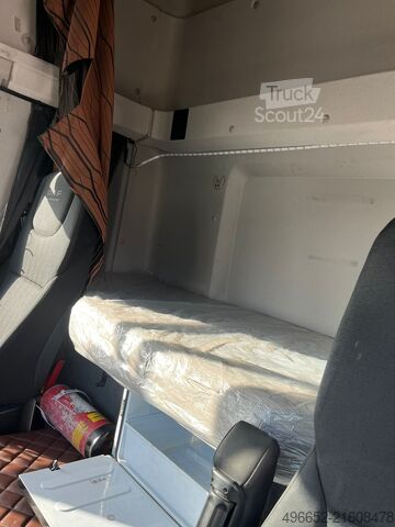 Standardni vlačilec DAF CF 480 FT