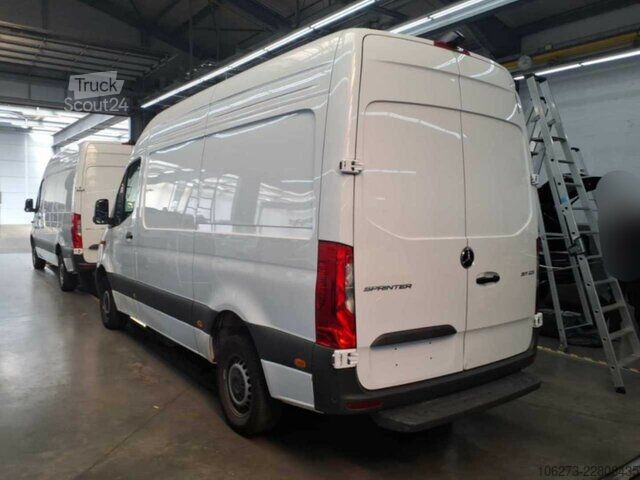 Fourgon Mercedes-Benz Sprinter 317 CDI,L2H2,Automatik,Kamera,Navi