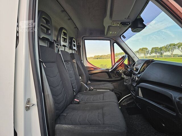 Korkeakattoinen farmari IVECO DAILY