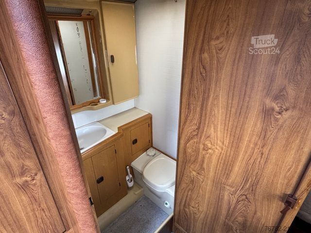 Integrated camper HYMER/ERIBA S 560 Mercedes 602D SERVO AHK SAT SOLAR H-Kennz.