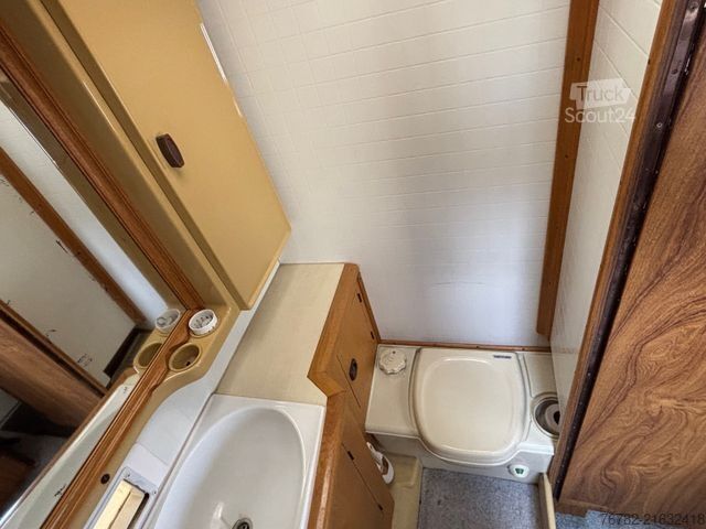 Integrated camper HYMER/ERIBA S 560 Mercedes 602D SERVO AHK SAT SOLAR H-Kennz.