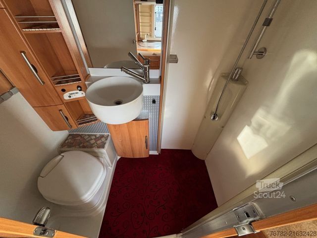 Integrated camper HYMER/ERIBA B774 Solar*Markise*Einzelbetten*3 Achsen*1.HAND