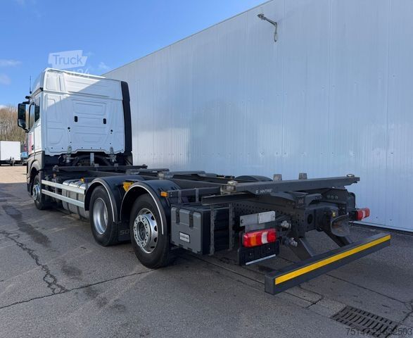 Swap body truck MERCEDES-BENZ 2540 L Actros 6x2 Fahrschule 5-Sitzer Liftachse