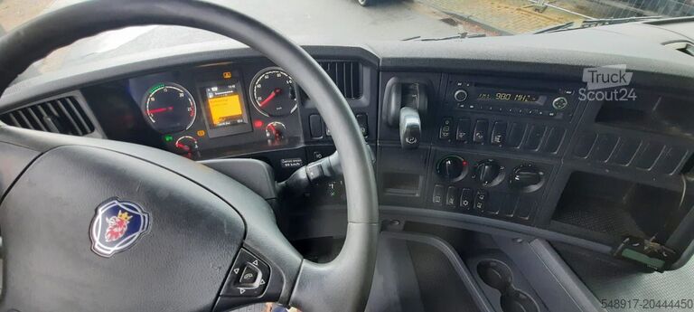 Lapos platós Scania G440  Pritsche 6x2 Kran am Heck vor