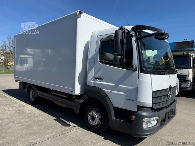 Furgoneta caja MERCEDES-BENZ ATEGO 821 L Koffer 4,9 m LBW 1 to.*Kofferheizung