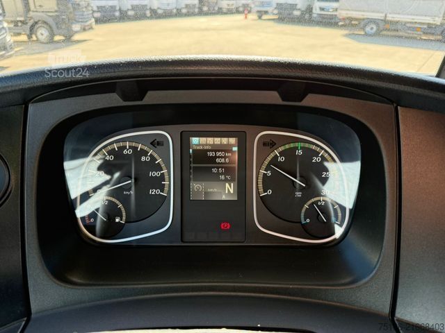 Furgoneta caja MERCEDES-BENZ ATEGO 821 L Koffer 4,9 m LBW 1 to.*Kofferheizung