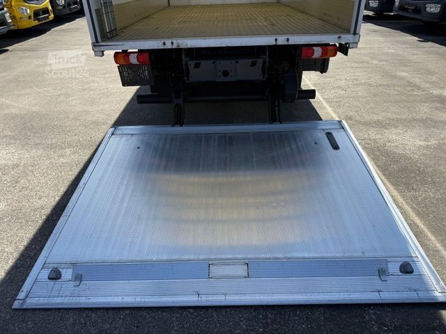 Furgoneta caja MERCEDES-BENZ ATEGO 821 L Koffer 4,9 m LBW 1 to.*Kofferheizung