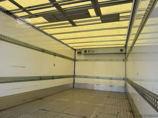 Furgoneta caja MERCEDES-BENZ ATEGO 821 L Koffer 4,9 m LBW 1 to.*Kofferheizung