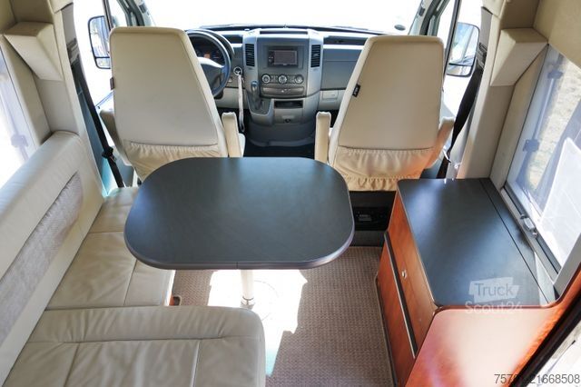 Caravana semiintegrada MERCEDES-BENZ La Strada Nova M