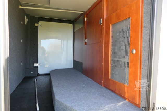 Caravana semiintegrada MERCEDES-BENZ La Strada Nova M