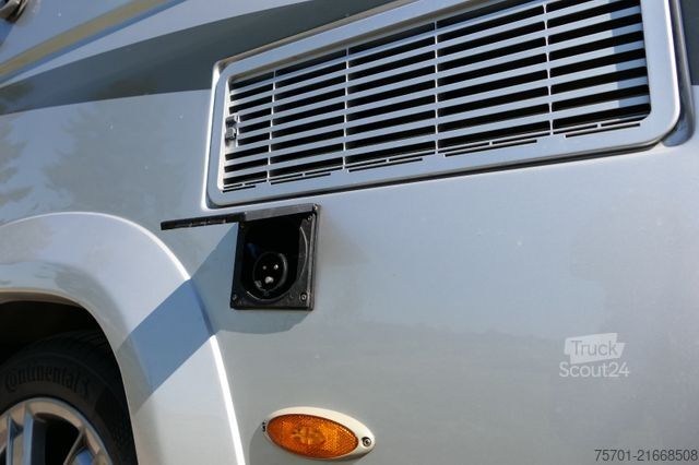 Caravana semiintegrada MERCEDES-BENZ La Strada Nova M