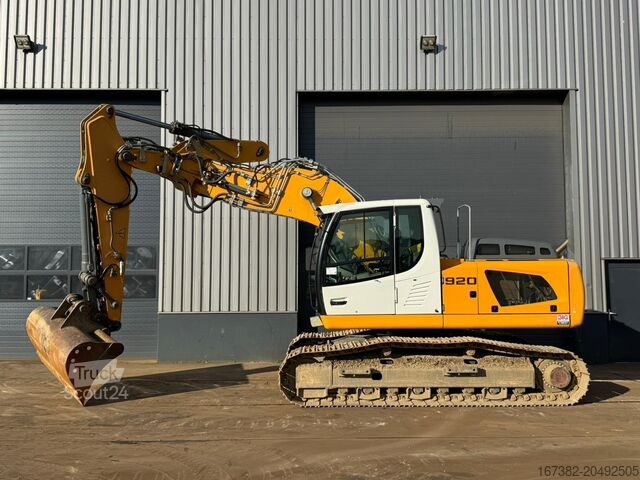 Crawler excavator Liebherr R920LC