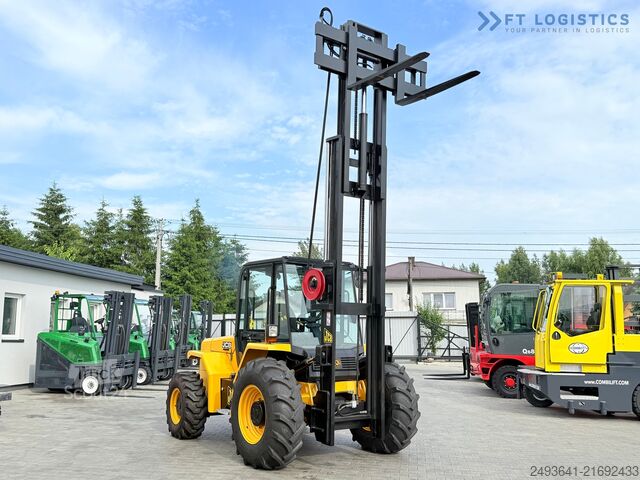 Terepemelő targonca JCB 940 / TRIPLEX 4500 / FREE-LIFT NEW TIRES