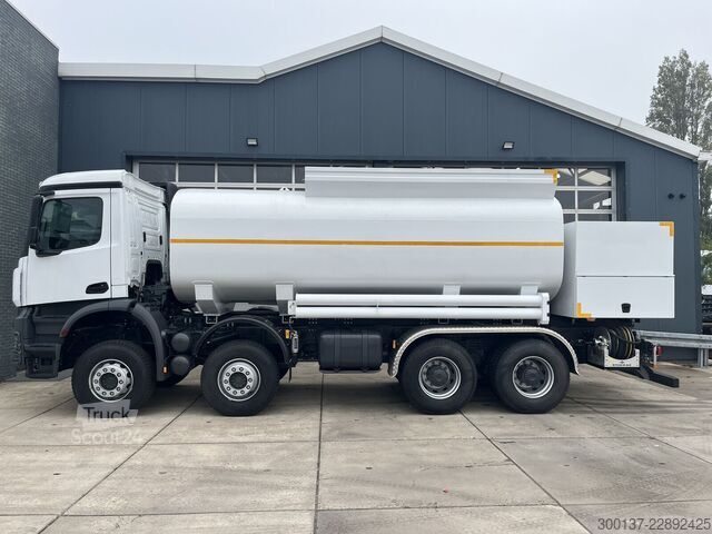 Bränsletankbil Mercedes-Benz Arocs 4140 8x4 | Fuel Tank | Stock