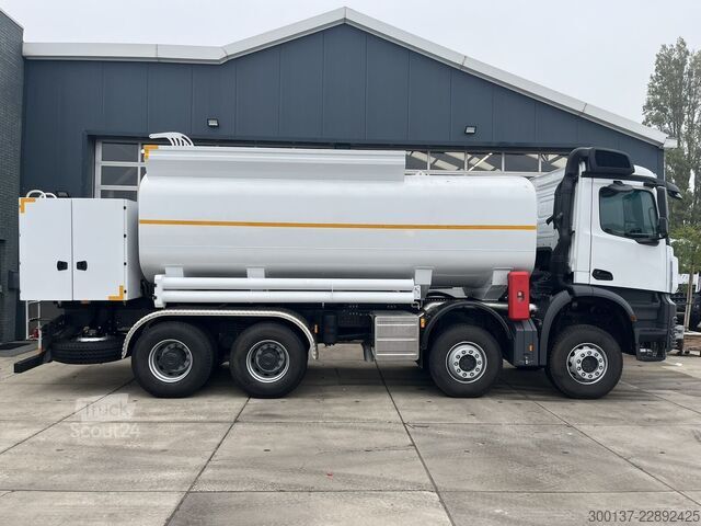 Bränsletankbil Mercedes-Benz Arocs 4140 8x4 | Fuel Tank | Stock
