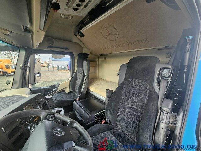Standard nyergesvontató Mercedes-Benz Actros 1842 LS StreamSpace 2 Betten Kühlschrank