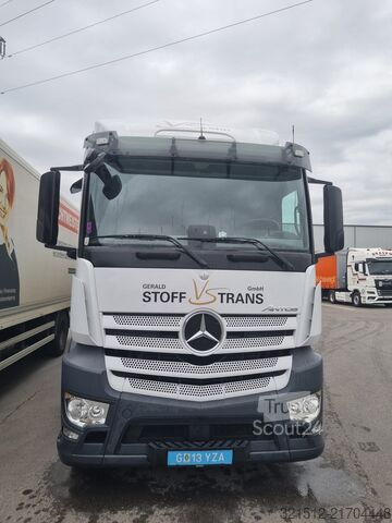Kutu kamyonu Mercedes-Benz Antos1833