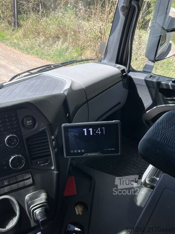 Kutu kamyonu Mercedes-Benz Antos1833