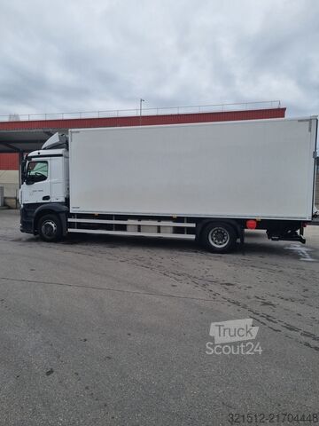 Kutu kamyonu Mercedes-Benz Antos1833