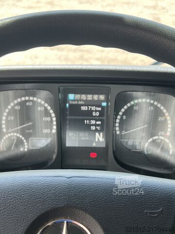 Kutu kamyonu Mercedes-Benz Antos1833