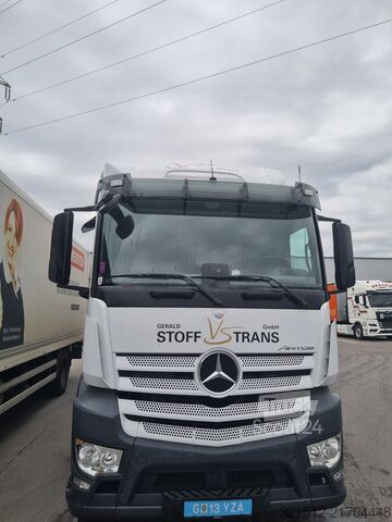 Kutu kamyonu Mercedes-Benz Antos1833
