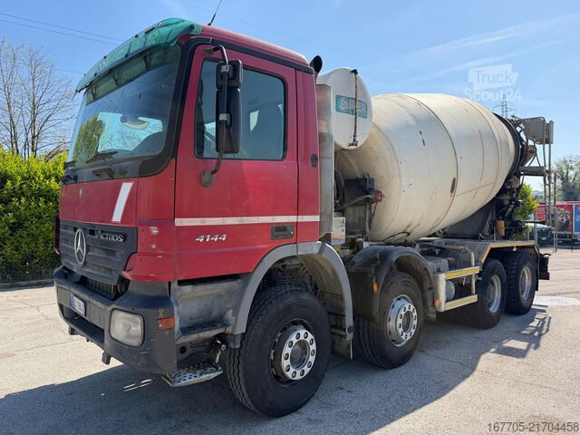 Concrete mixer truck Mercedes-Benz Actros 4144
