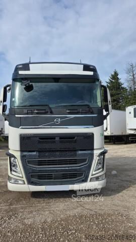 Standard tractor unit Volvo FH 500
