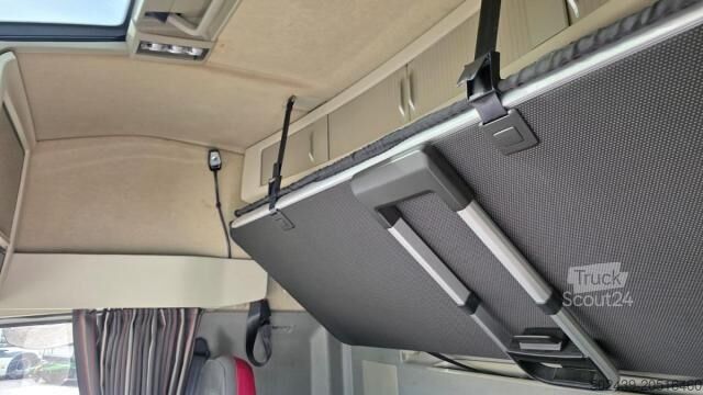 Standard tractor unit Volvo FH 500