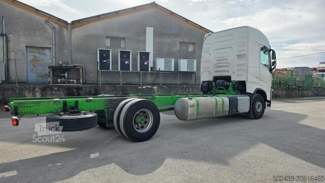 Standard tractor unit Volvo FH 500