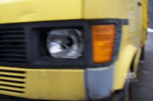 Dodávka s plachtovou bočnicou MERCEDES-BENZ 208DOKA  BREMER**601