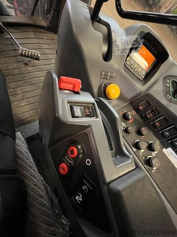 Tractor Kubota M6-121
