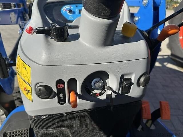 Tractor New Holland Boomer 25 C + Sauerburger UMN 1400