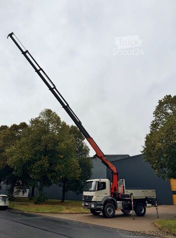Grue montée sur camion Mercedes-Benz AXOR 1833 - 4x4 - Pritche - Kran - 1. Hd