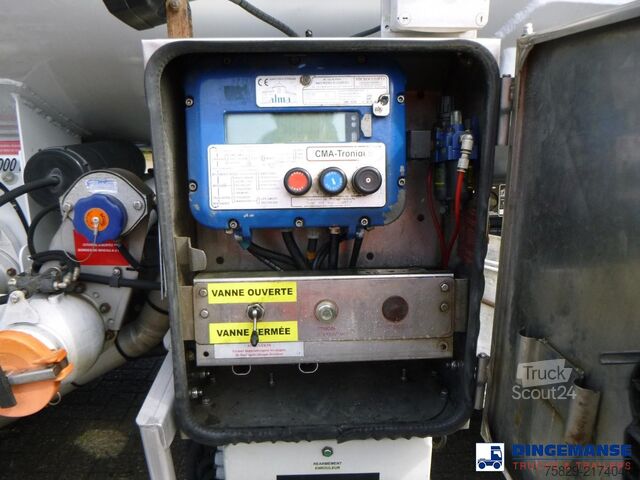 Camion-citerne Renault Premium 270 4x2 fuel tank 13.3 m3 / 3 comp