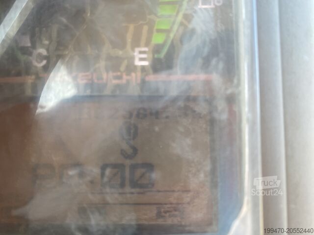 Mini-pelle < 7t Takeuchi TB225 with 3 buckets and hammer