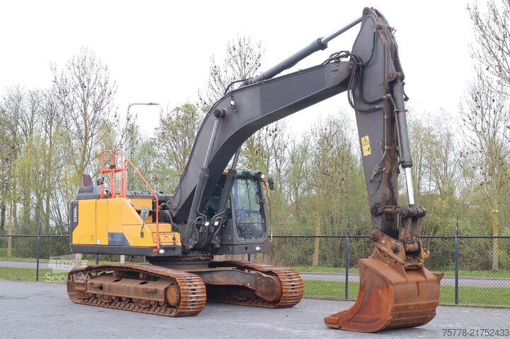 Crawler excavator Volvo EC300EL | EC 300 EL | QUICK COUPLER | BUCKET