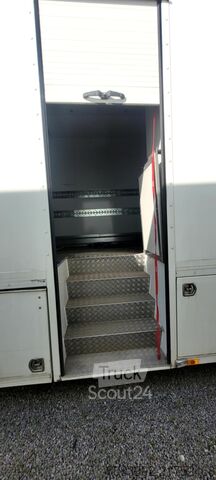 Kravas automobilis ar virsbūvi (Demo kravas auto) Volvo FH 500