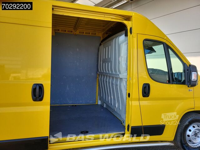 Bestelauto Fiat Ducato 140pk Automaat L2H2 Airco Camera Parkeer...