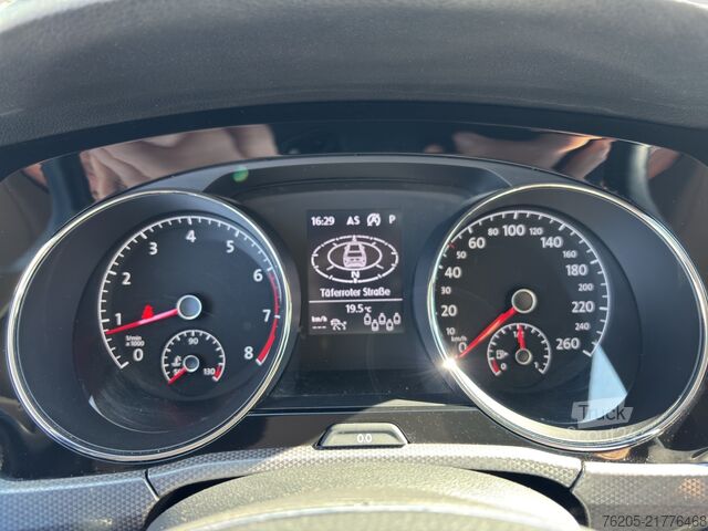 Minibús VW Touran 1.5 TSI Active *DSG*7-Sitzer*Navi*ACC*SHZ