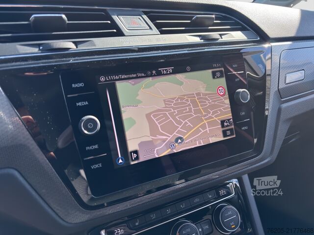 Minibús VW Touran 1.5 TSI Active *DSG*7-Sitzer*Navi*ACC*SHZ