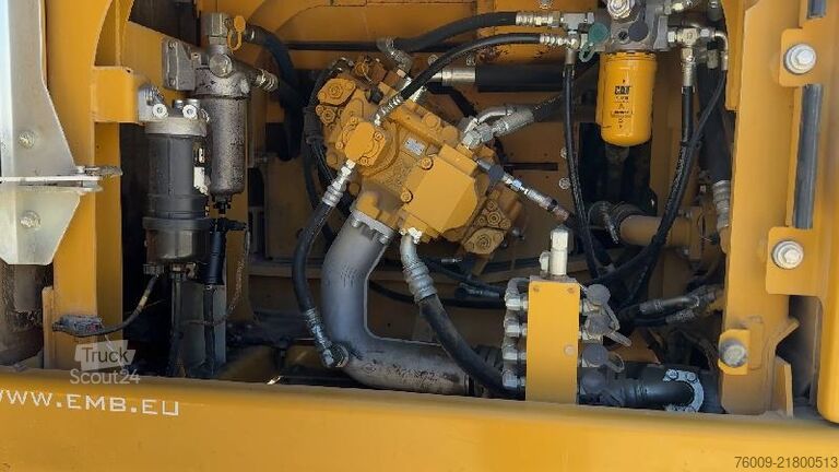 Pásový bagr CAT 326FLN